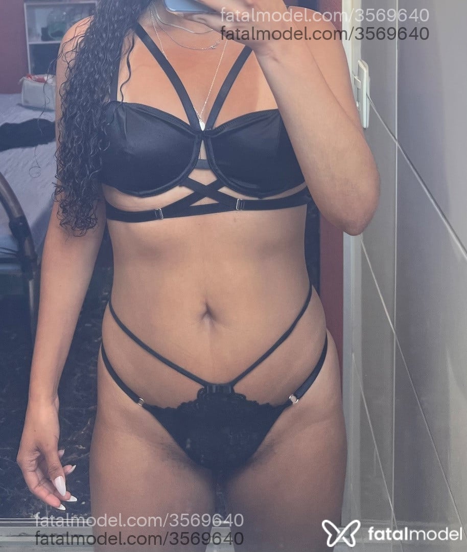 Acompanhante mulher morena (o) de olhos castanhos - Jadde Morena