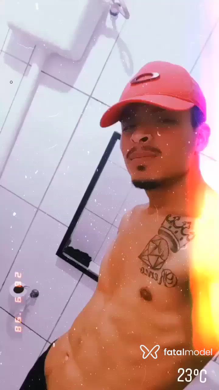 Acompanhante homem morena (o) de olhos pretos - Oliver Acompanhante homem morena (o) de olhos pretos - Oliver