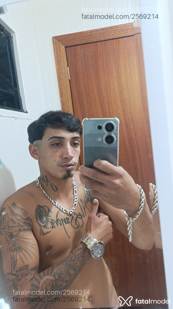 Acompanhante homem morena (o) de olhos castanhos - Matheus