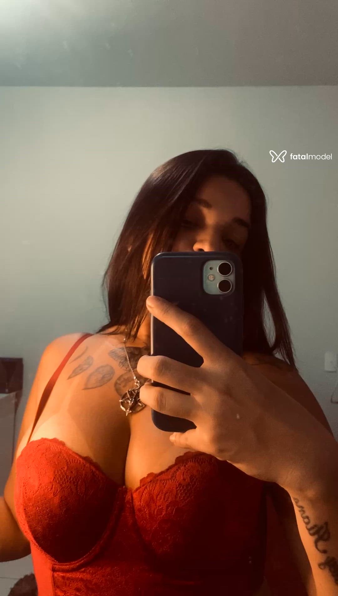 Acompanhante mulher loira (o) de olhos pretos - Belle Acompanhante mulher loira (o) de olhos pretos - Belle