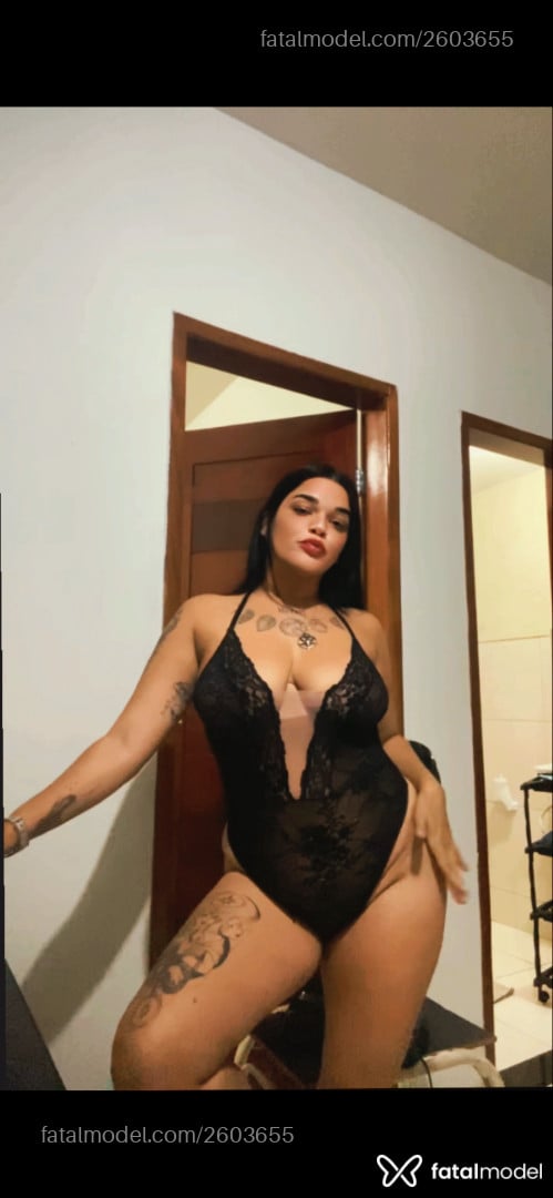 Acompanhante mulher loira (o) de olhos pretos - Belle Acompanhante mulher loira (o) de olhos pretos - Belle