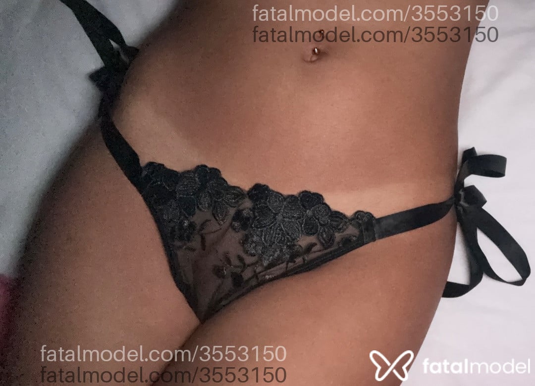 Acompanhante mulher morena (o) de olhos pretos - Mel