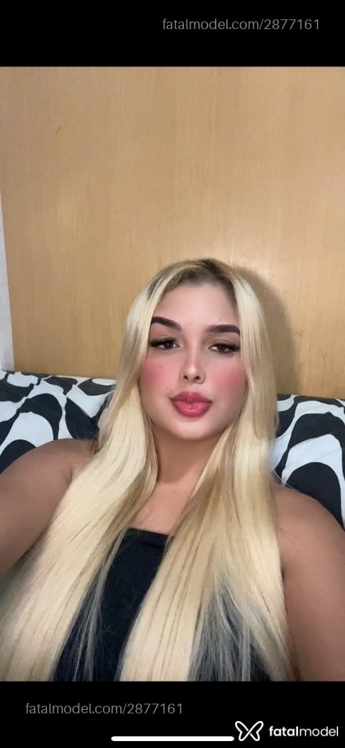 Acompanhante mulher loira (o) de olhos mel - Pérola