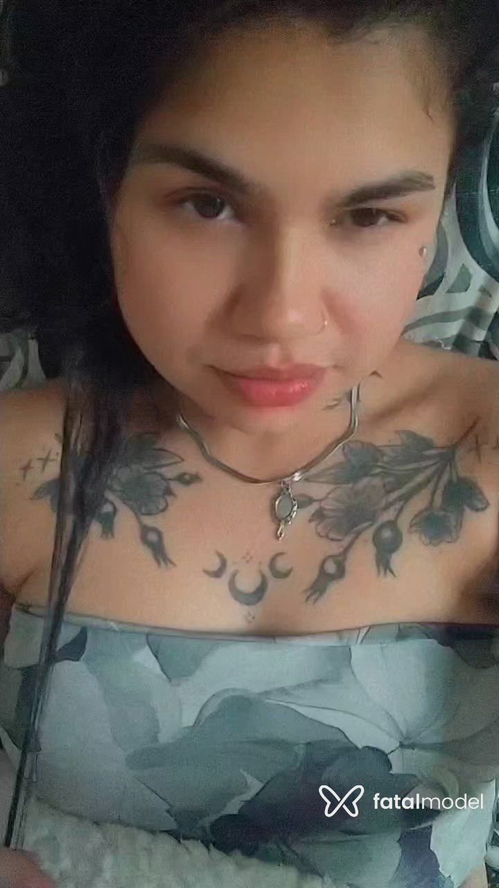 Acompanhante mulher morena (o) de olhos castanhos - Larissa