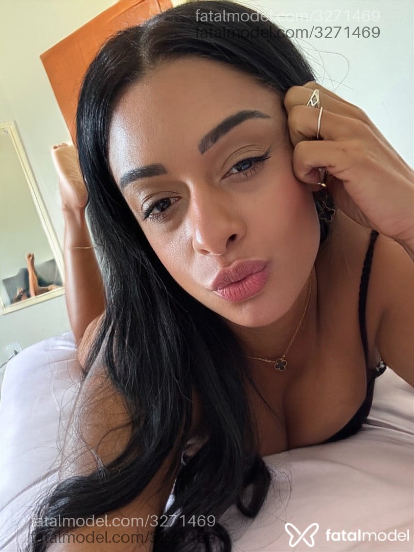 Acompanhante mulher morena (o) de olhos pretos - Jhu Acompanhante mulher morena (o) de olhos pretos - Jhu