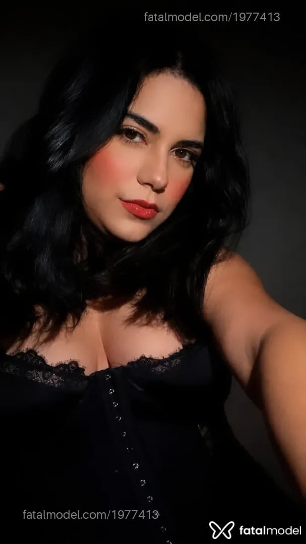 Acompanhante mulher com cabelo castanho de olhos castanhos - Nycks