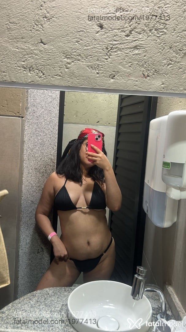 Acompanhante mulher com cabelo castanho de olhos castanhos - Nycks