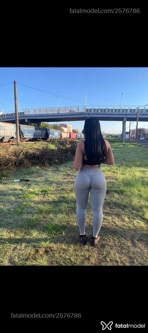 Acompanhante mulher morena (o) de olhos castanhos - Gabizinha