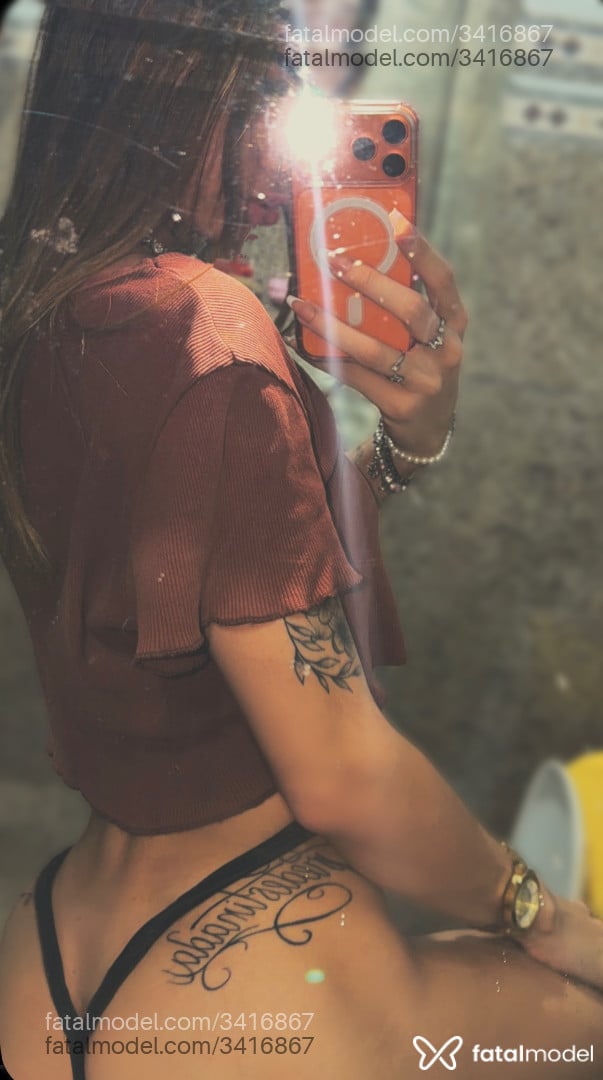 Acompanhante mulher trans loira (o) de olhos castanhos - Ana Bella