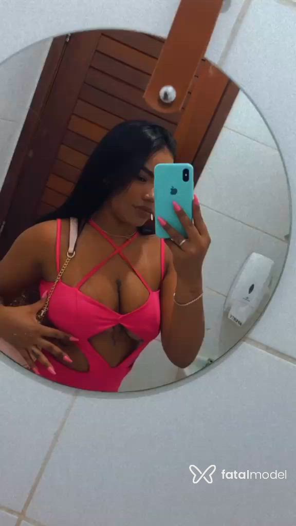 Acompanhante mulher morena (o) de olhos mel - Tainá Pitanga