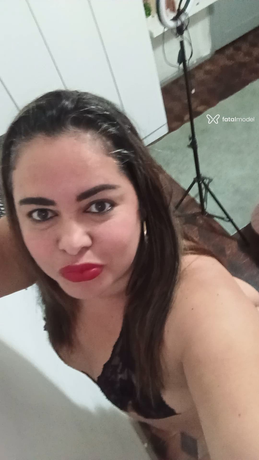 Acompanhante mulher loira (o) de olhos castanhos - Isabella fernandes