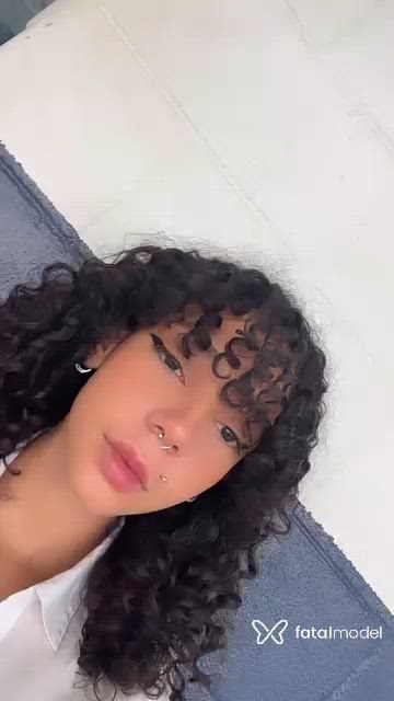 Acompanhante mulher morena (o) de olhos castanhos - Melanie Acompanhante mulher morena (o) de olhos castanhos - Melanie