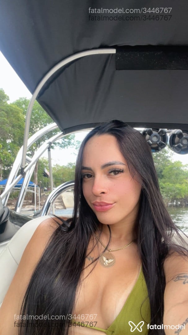 Acompanhante mulher morena (o) de olhos castanhos - Rebeca