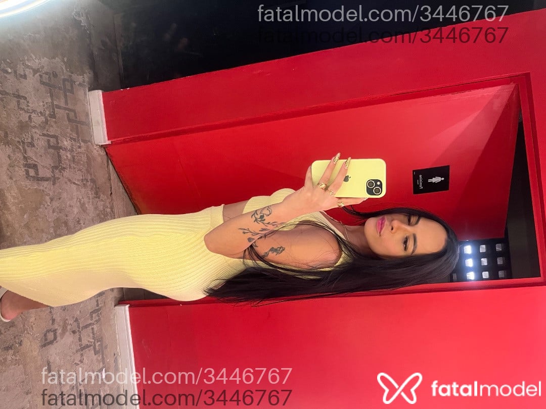 Acompanhante mulher morena (o) de olhos castanhos - Rebeca