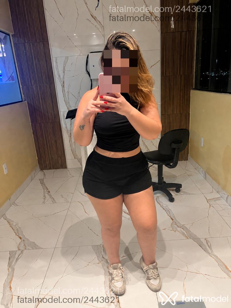 Acompanhante mulher loira (o) de olhos castanhos - Laura