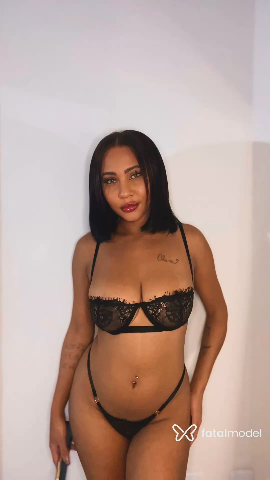 Acompanhante mulher morena (o) de olhos verdes - Gabriela Amanda