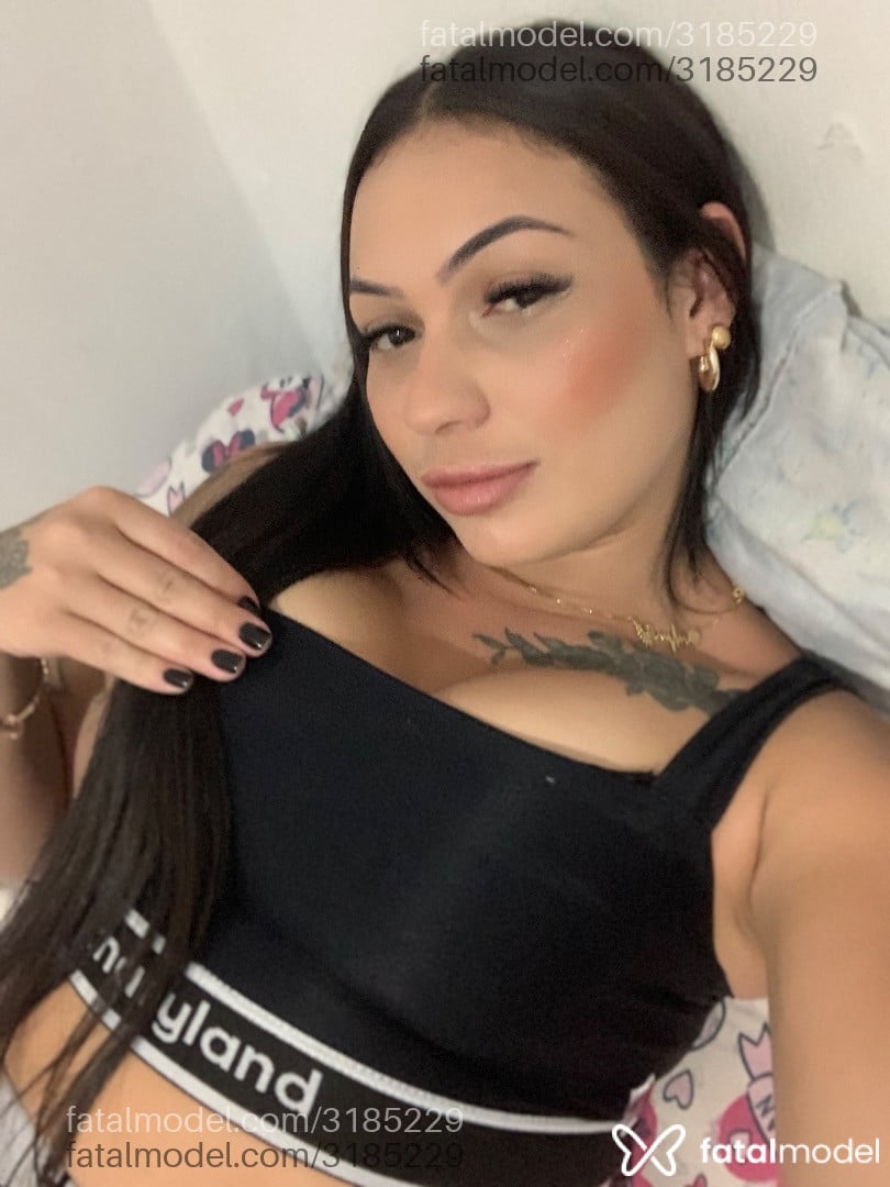 Acompanhante mulher morena (o) de olhos castanhos - Lara Sthe Acompanhante mulher morena (o) de olhos castanhos - Lara Sthe
