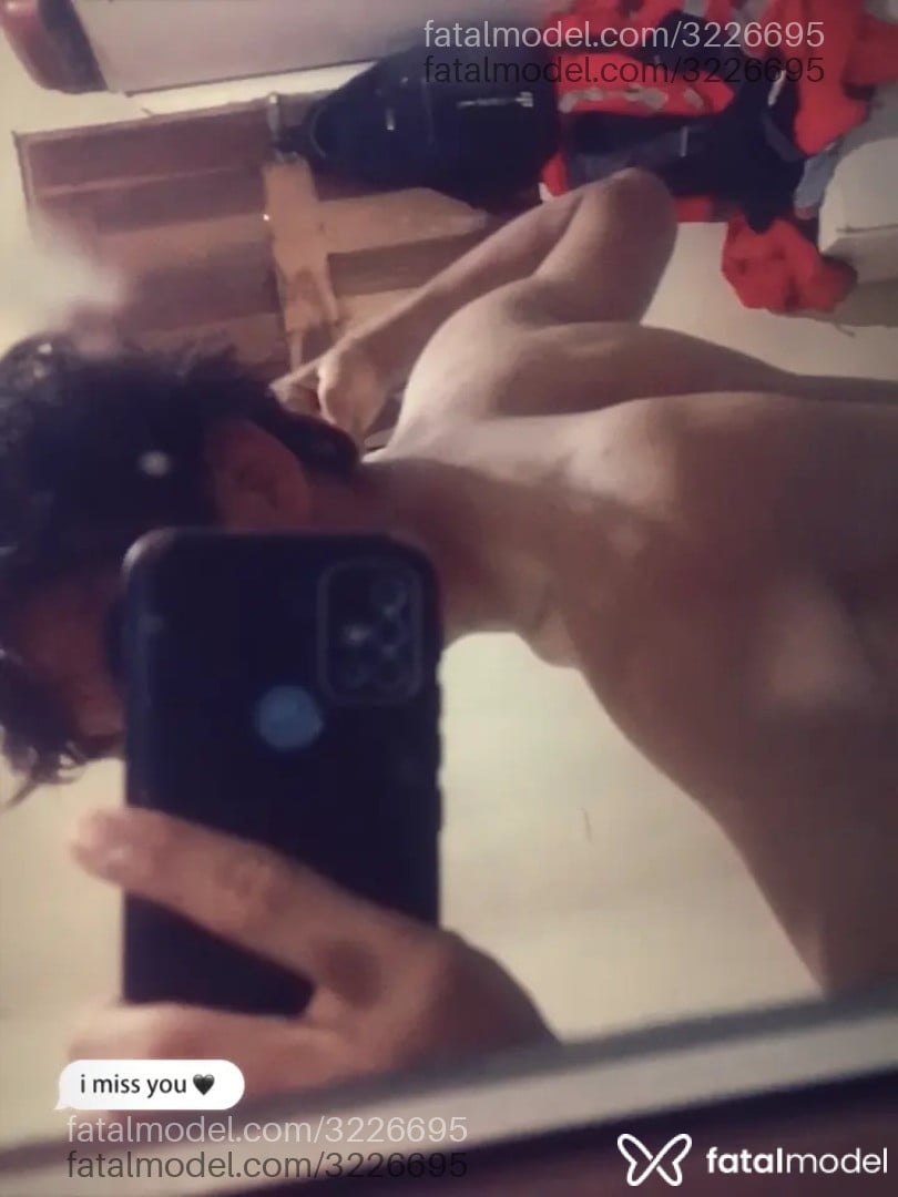 Acompanhante homem com cabelo castanho de olhos castanhos - Gabriel Gomes Acompanhante homem com cabelo castanho de olhos castanhos - Gabriel Gomes