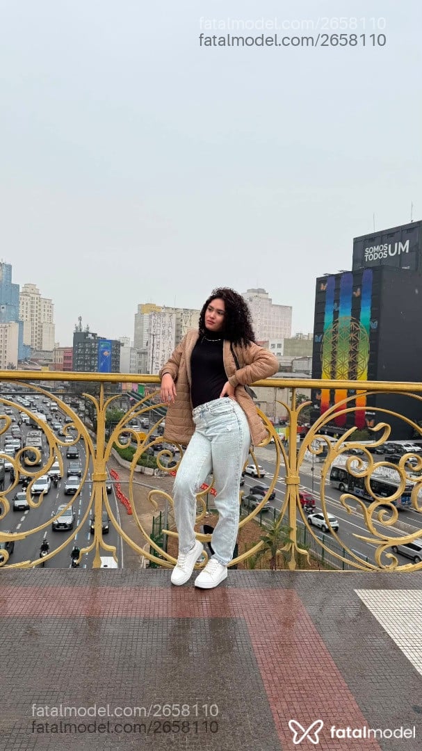 Acompanhante mulher morena (o) de olhos pretos - Sophia Alvarez