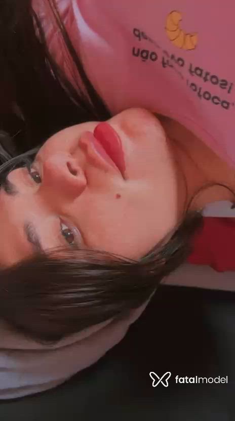 Acompanhante mulher com cabelo castanho de olhos castanhos - Emily Dias