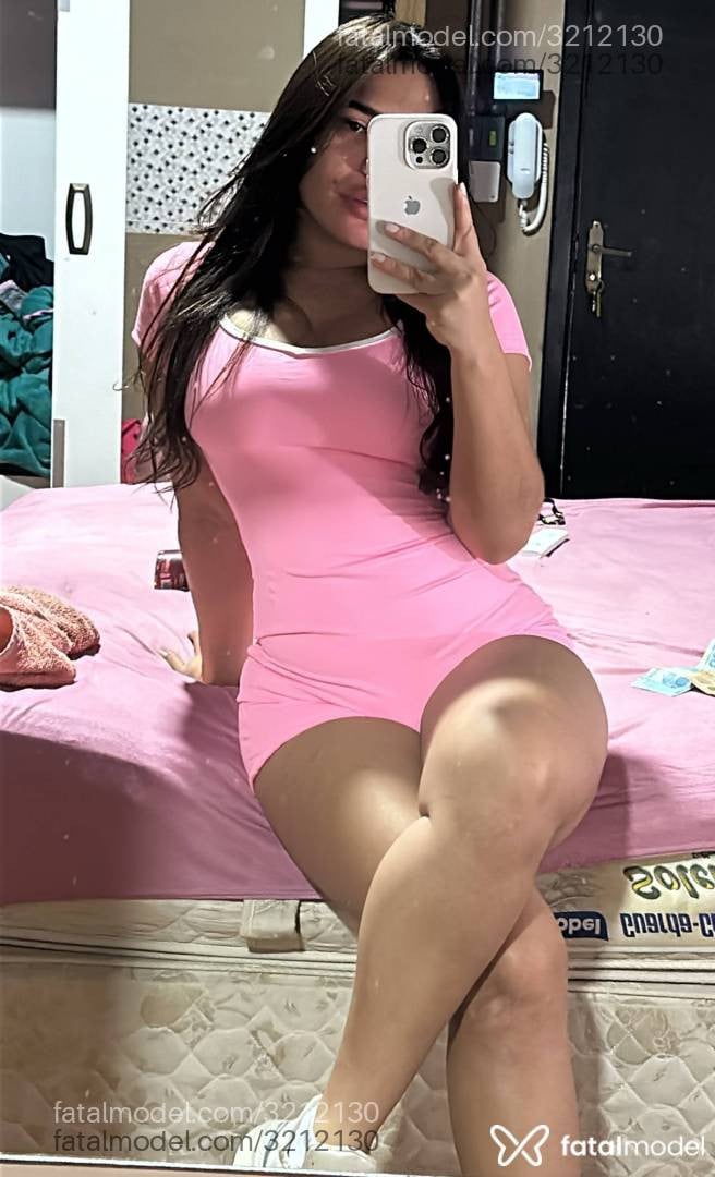 Acompanhante mulher com cabelo castanho de olhos castanhos - Emily Dias