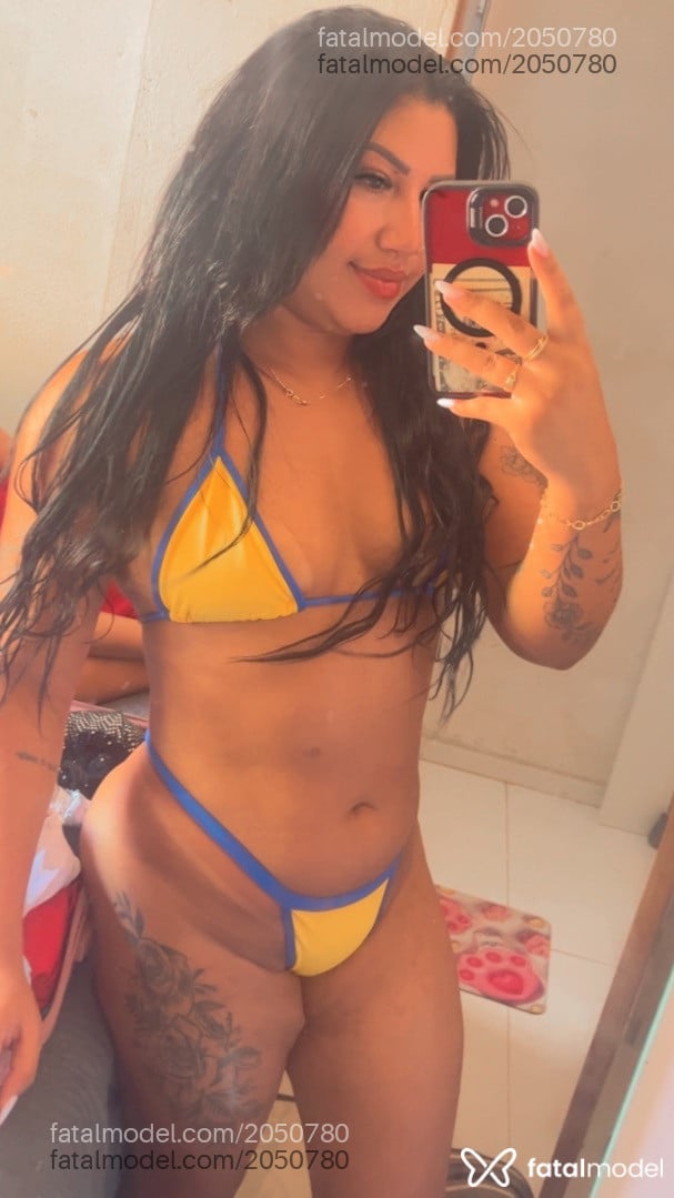 Acompanhante mulher morena (o) de olhos pretos - Pathy