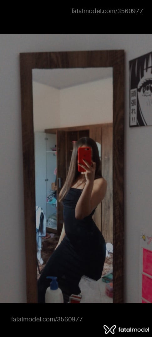 Acompanhante mulher com cabelo castanho de olhos verdes - Nanda