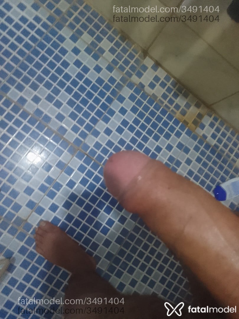 Acompanhante homem com cabelo castanho de olhos castanhos - Weleson