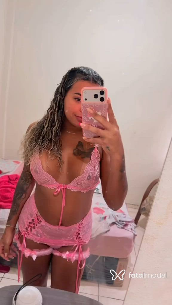 Acompanhante mulher trans loira (o) de olhos mel - Manu Melony