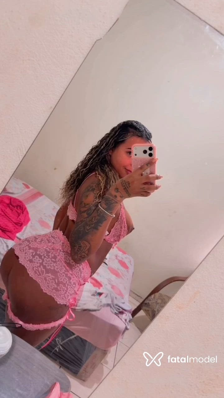 Acompanhante mulher trans loira (o) de olhos mel - Manu Melony