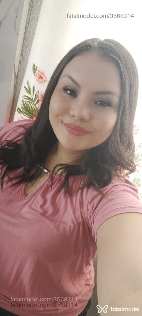 Acompanhante mulher com cabelo castanho de olhos castanhos - Eduarda
