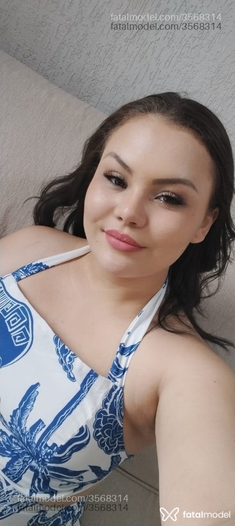 Acompanhante mulher com cabelo castanho de olhos castanhos - Eduarda
