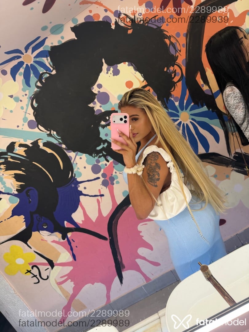 Acompanhante mulher trans loira (o) de olhos castanhos - Gabrielly Gouveia