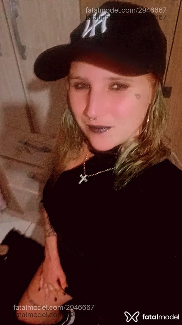 Acompanhante mulher morena (o) de olhos castanhos - Neguinha