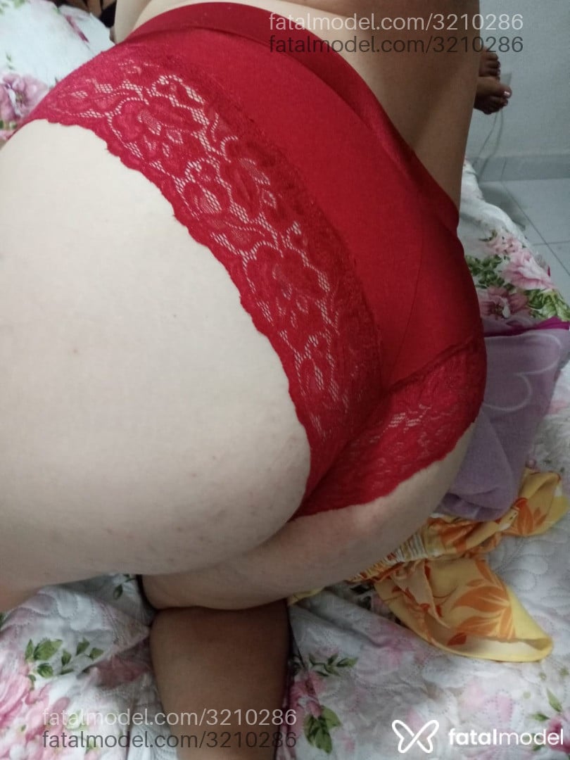 Acompanhante mulher com cabelo castanho de olhos castanhos - Malu