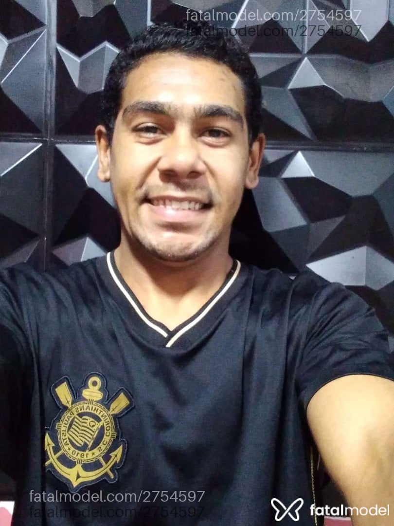 Acompanhante homem morena (o) de olhos pretos - Mario