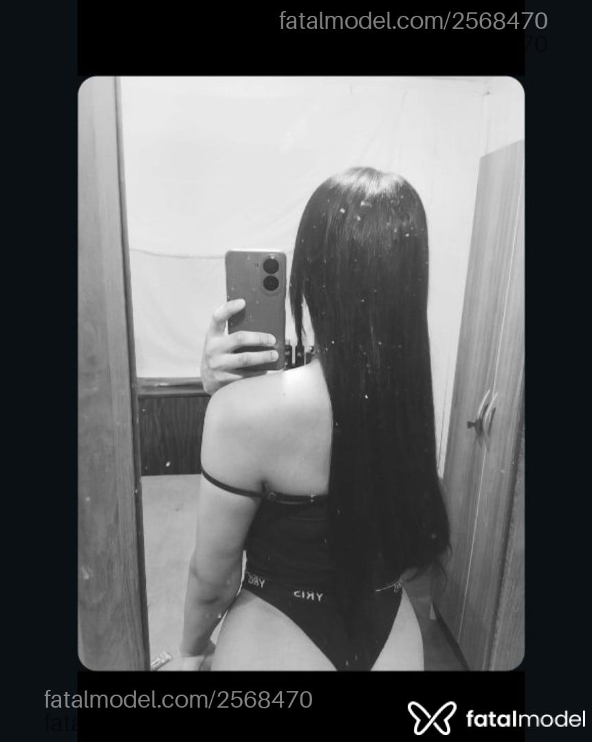 Acompanhante mulher trans morena (o) de olhos pretos - Thayna França
