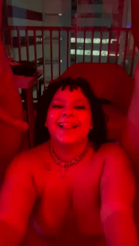 Acompanhante mulher com cabelo castanho de olhos castanhos - Kanna Mary Acompanhante mulher com cabelo castanho de olhos castanhos - Kanna Mary