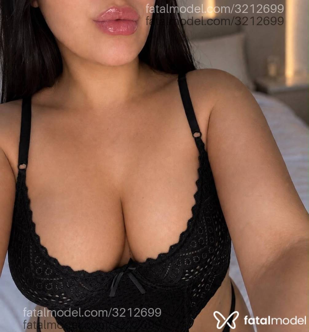 Acompanhante mulher morena (o) de olhos castanhos - Daniela