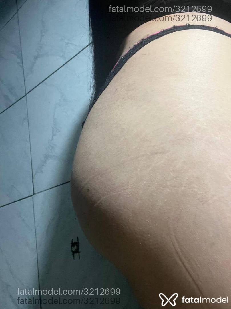 Acompanhante mulher morena (o) de olhos castanhos - Daniela