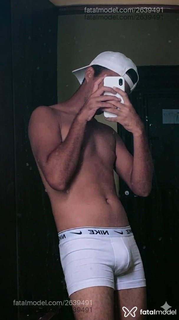 Acompanhante homem morena (o) de olhos pretos - Bruno