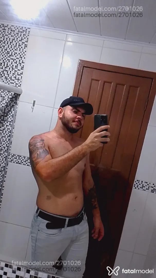 Acompanhante homem com cabelo castanho de olhos castanhos - Gabriel