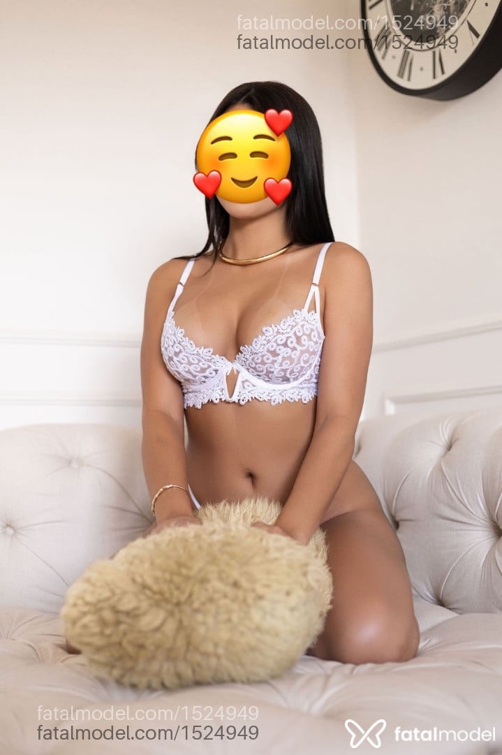 Acompanhante mulher morena (o) de olhos castanhos - Morena