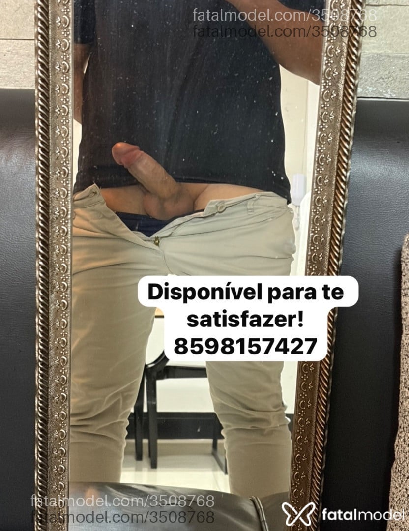 Acompanhante homem com cabelo castanho de olhos castanhos - Fernando