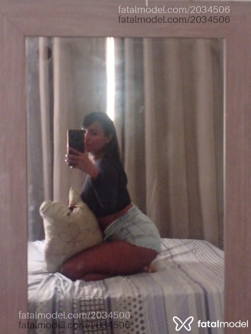 Acompanhante mulher morena (o) de olhos pretos - Juliana