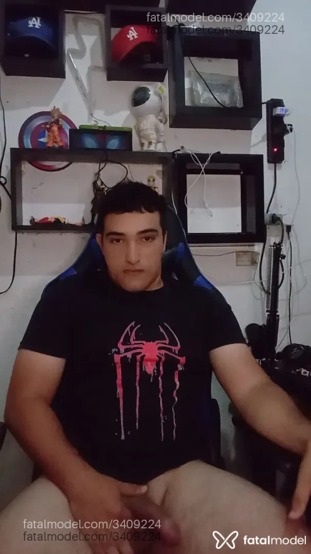 Acompanhante homem com cabelo castanho de olhos castanhos - Lucas
