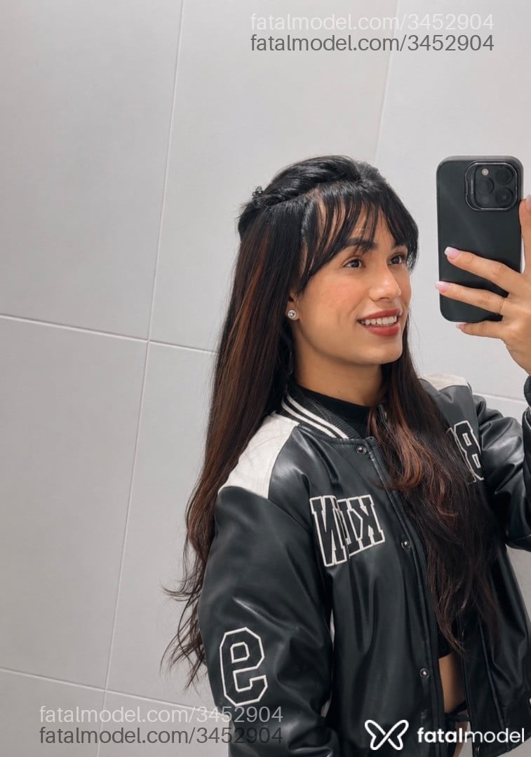 Acompanhante mulher trans morena (o) de olhos castanhos - Luara Satori