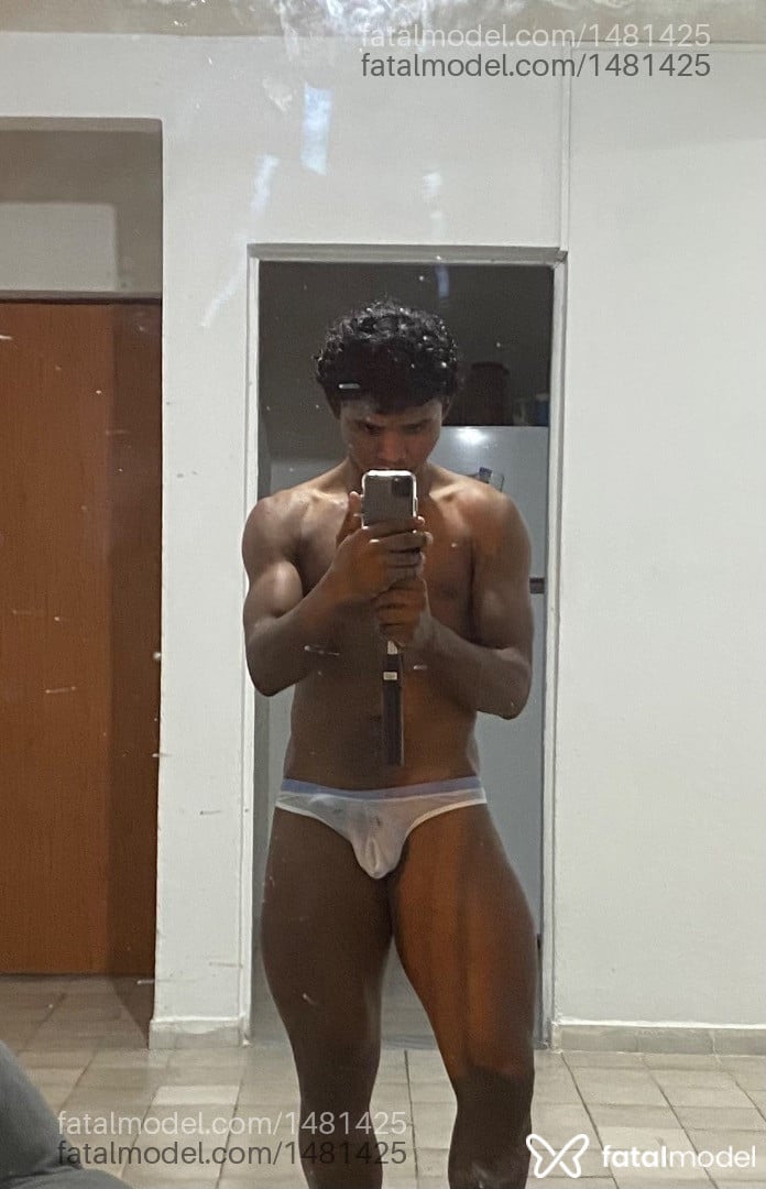 Acompanhante homem morena (o) de olhos pretos - Beto