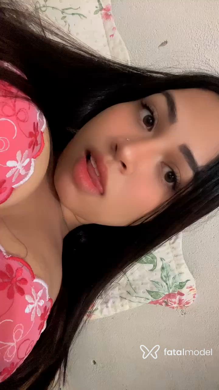 Acompanhante mulher morena (o) de olhos castanhos - Giovanna Sabrina Acompanhante mulher morena (o) de olhos castanhos - Giovanna Sabrina