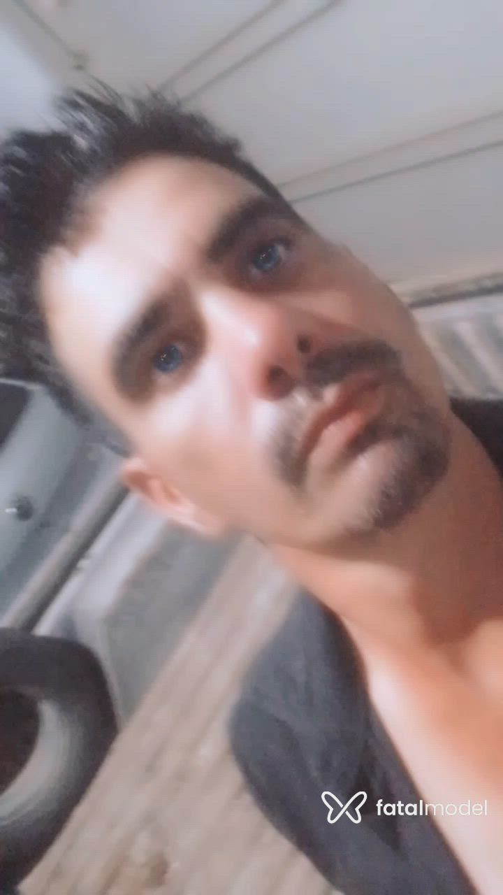 Acompanhante homem com cabelo castanho de olhos castanhos - Diego Oliveira